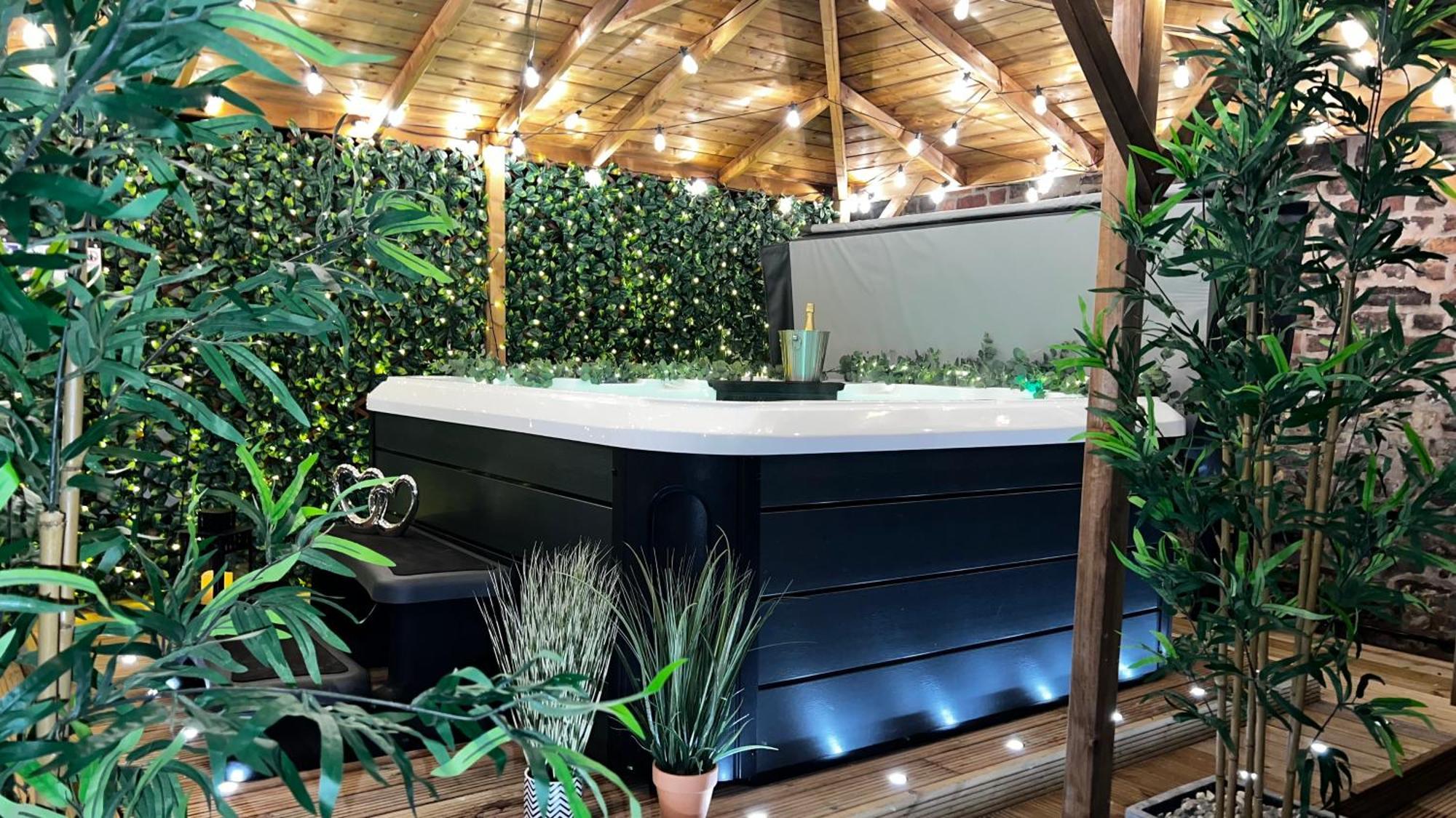 Romance On The Rows - Hot Tub City Centre Chester Exteriör bild
